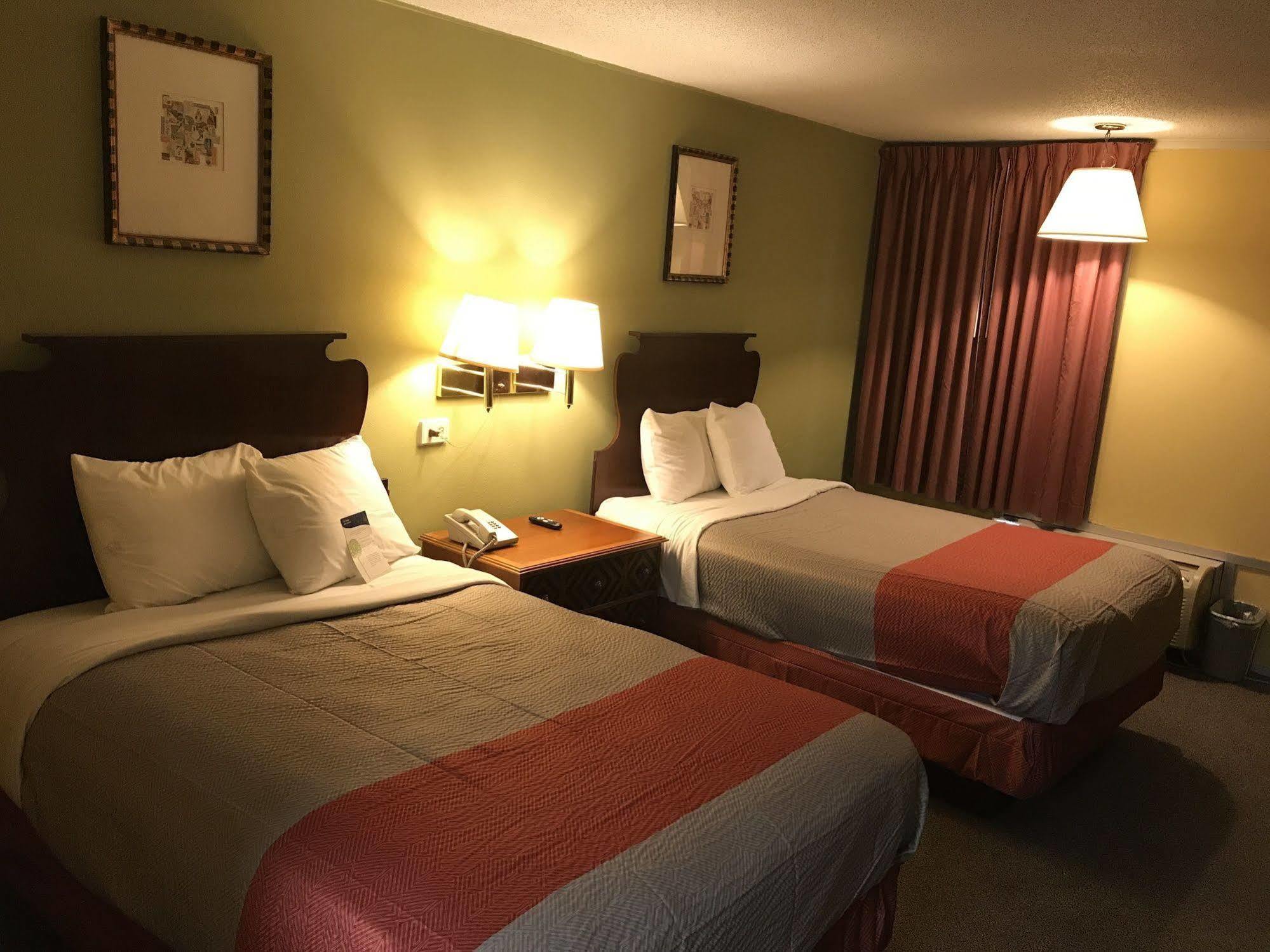 6-van Buren, Ar I- 40 Hotel 3*