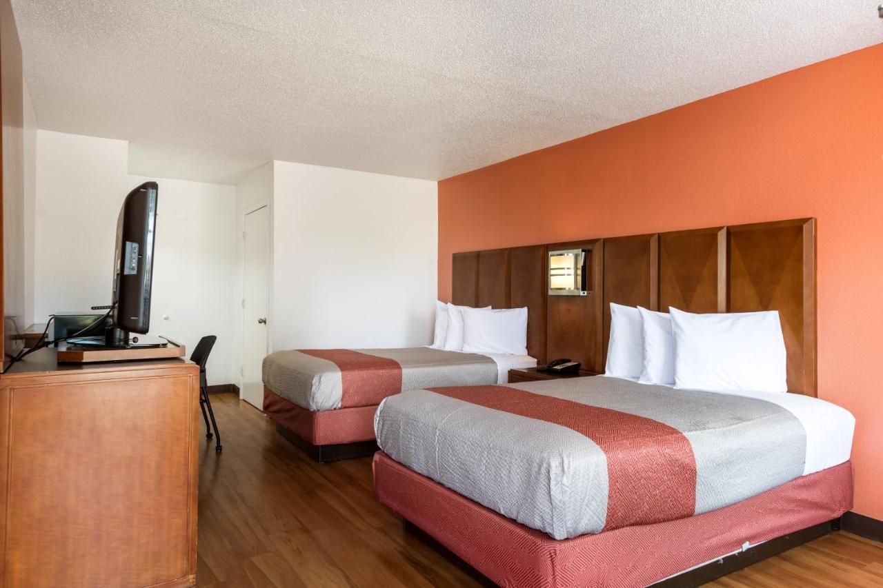 6-van Buren, Ar I- 40 Hotel 3*